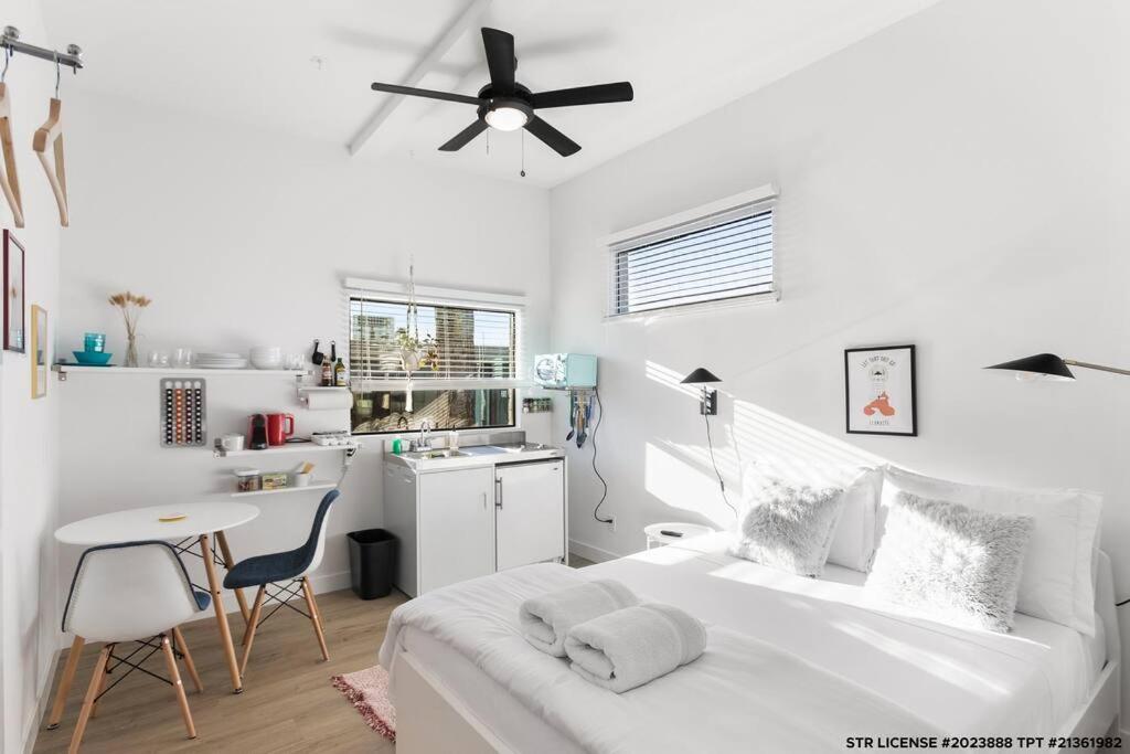Micro Studio With Balcony & Pool View - Walk To Ot Σκότσντεϊλ Εξωτερικό φωτογραφία