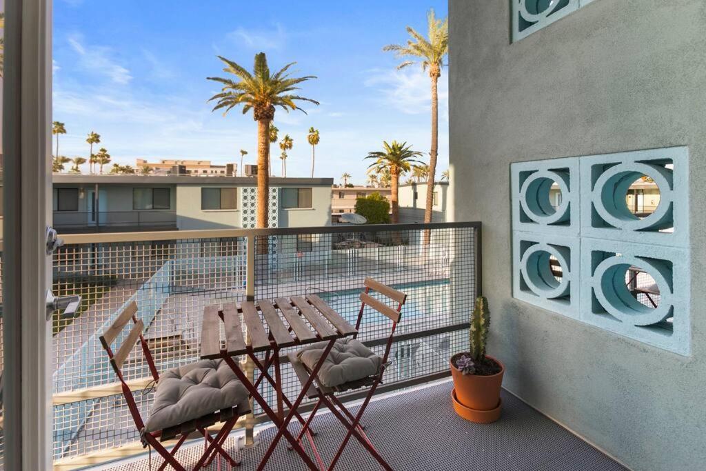 Micro Studio With Balcony & Pool View - Walk To Ot Σκότσντεϊλ Εξωτερικό φωτογραφία